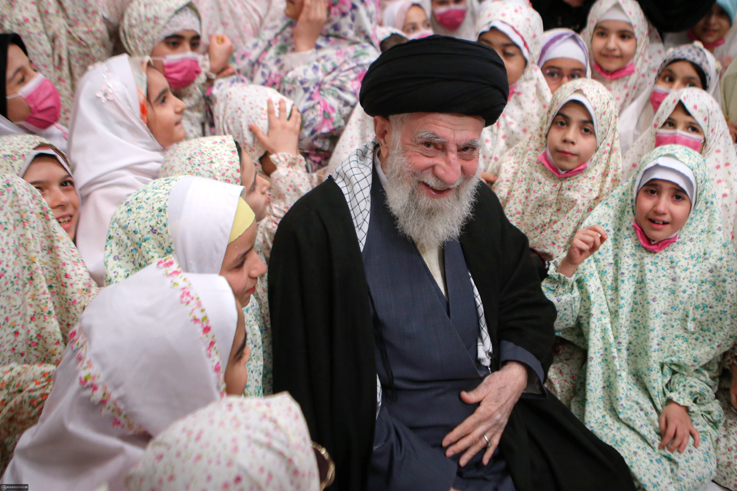 Imam Khamenei To Young Girls: Study for Iran’s Progress, Try to Be One of The Outstanding Women [Photos]