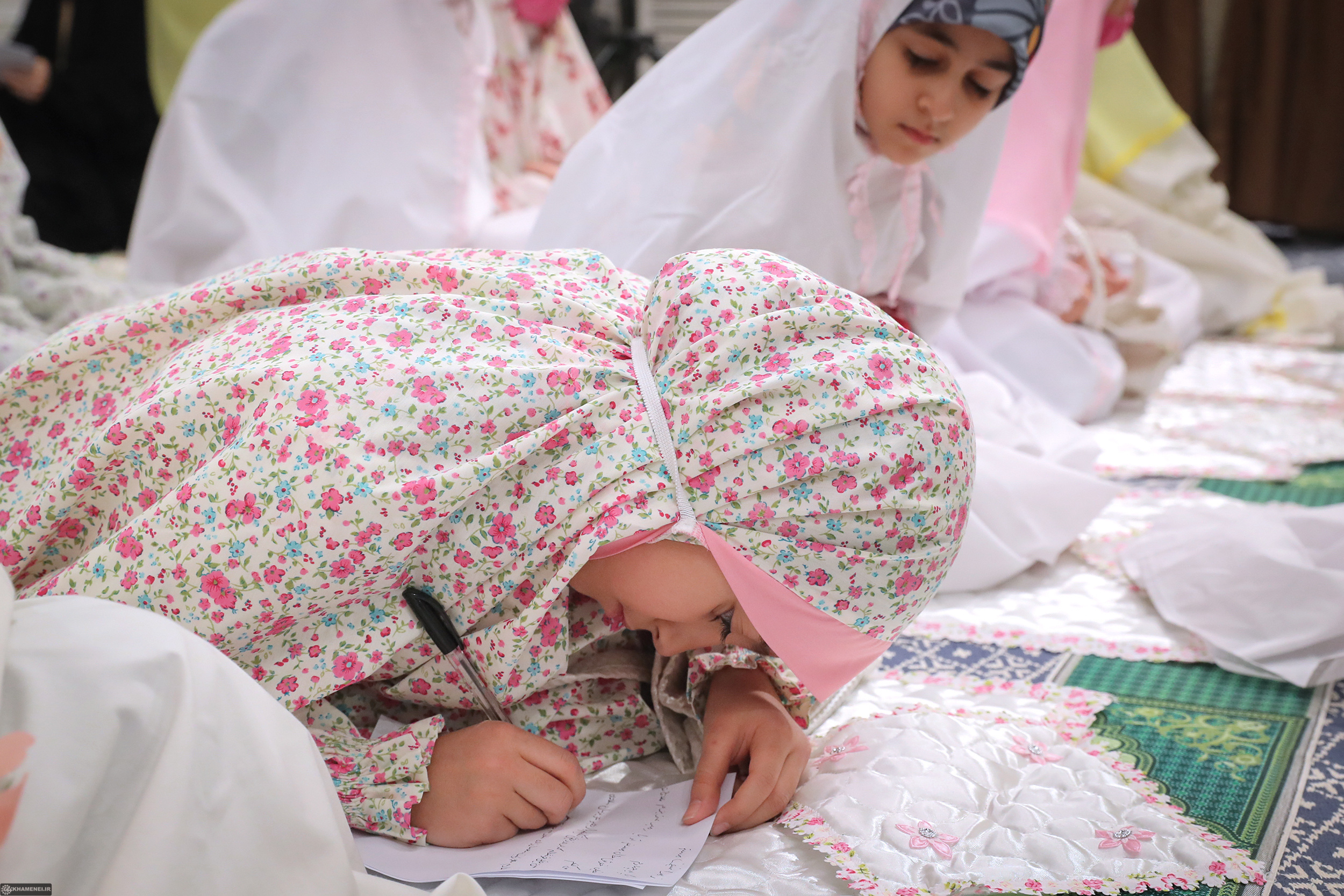 Imam Khamenei To Young Girls: Study for Iran’s Progress, Try to Be One of The Outstanding Women [Photos]