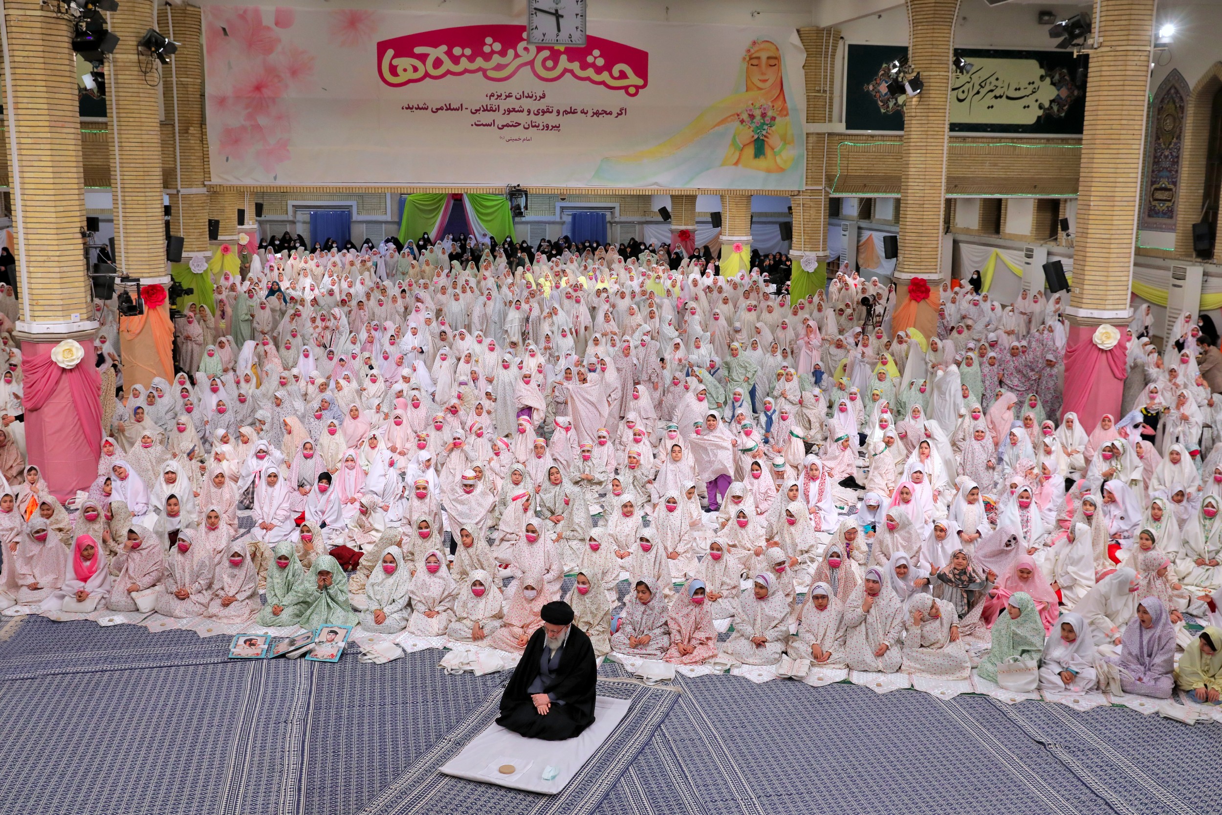 Imam Khamenei To Young Girls: Study for Iran’s Progress, Try to Be One of The Outstanding Women [Photos]