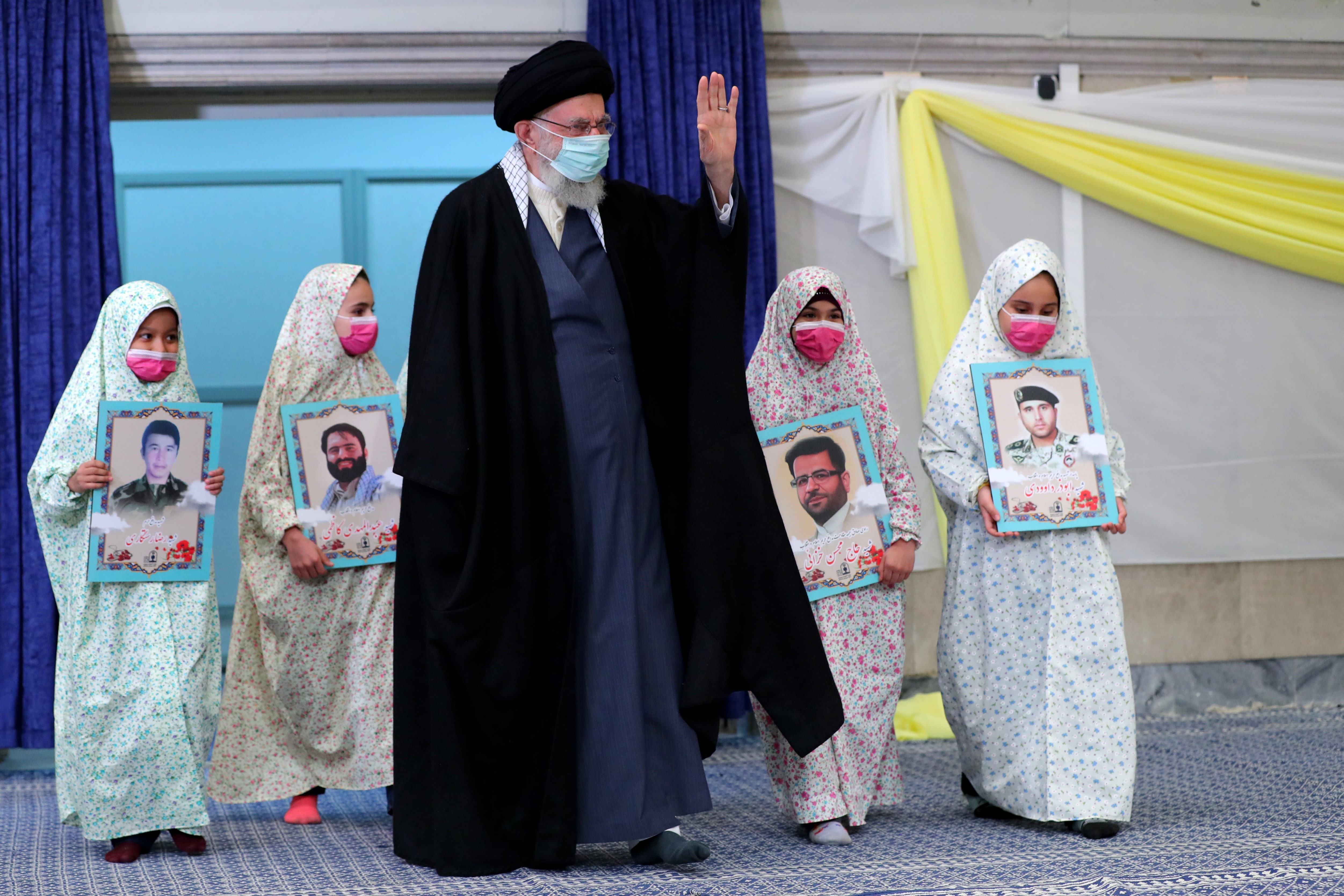Imam Khamenei To Young Girls: Study for Iran’s Progress, Try to Be One of The Outstanding Women [Photos]