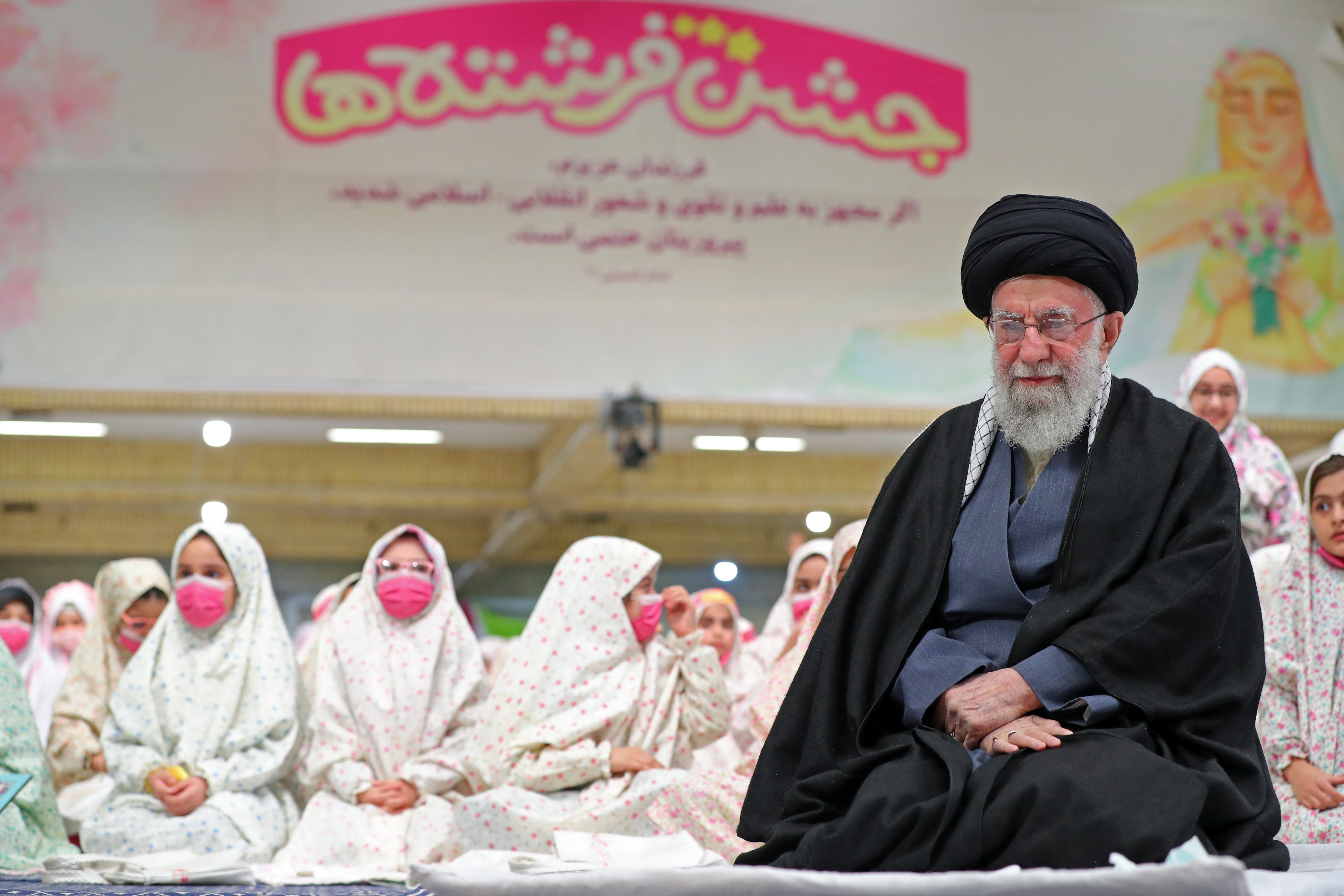 Imam Khamenei To Young Girls: Study for Iran’s Progress, Try to Be One of The Outstanding Women [Photos]