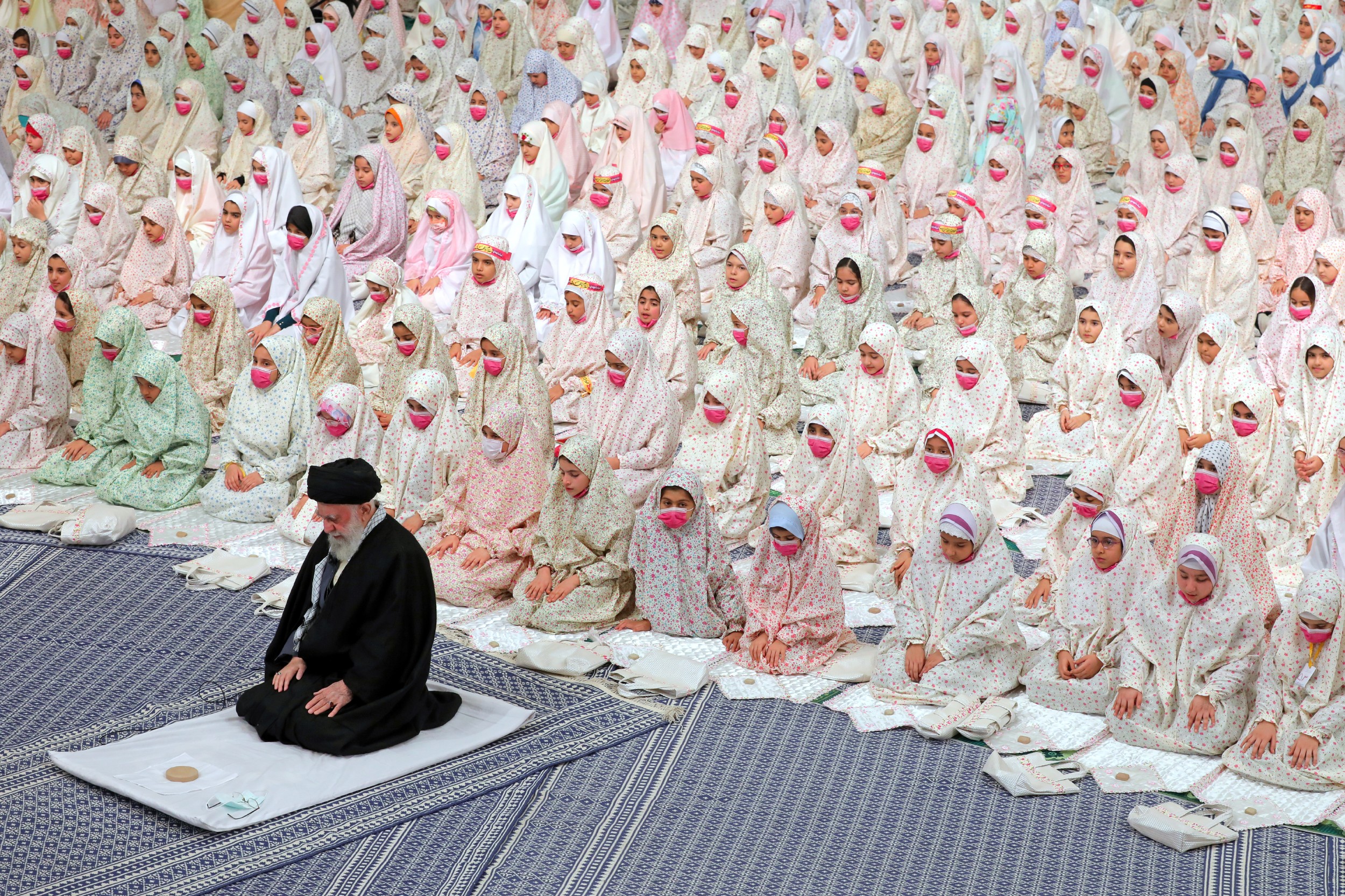 Imam Khamenei To Young Girls: Study for Iran’s Progress, Try to Be One of The Outstanding Women [Photos]