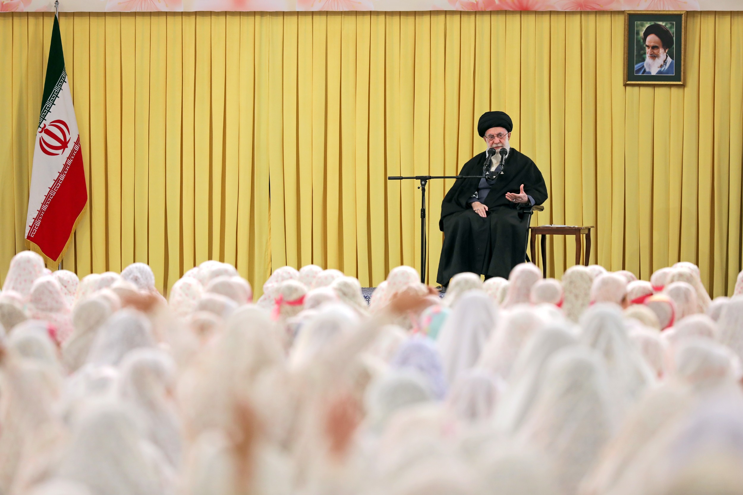 Imam Khamenei To Young Girls: Study for Iran’s Progress, Try to Be One of The Outstanding Women [Photos]
