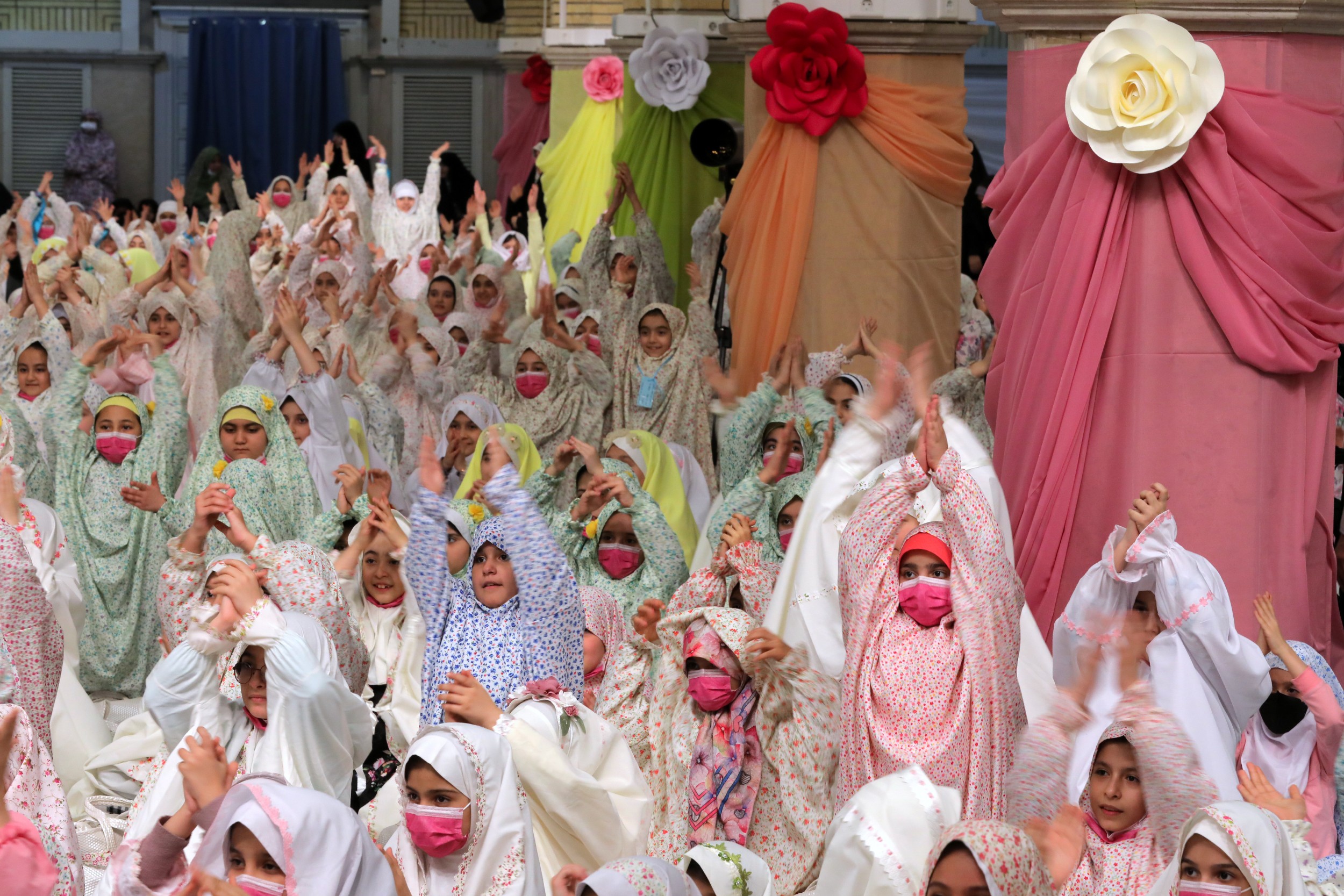 Imam Khamenei To Young Girls: Study for Iran’s Progress, Try to Be One of The Outstanding Women [Photos]
