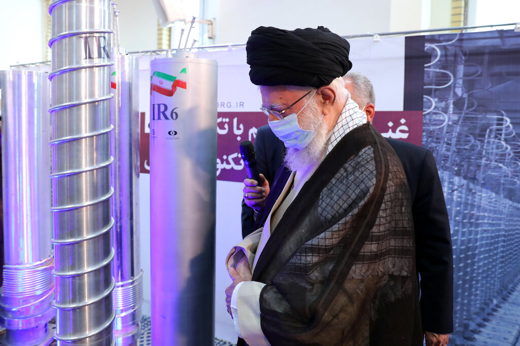 Imam Khamenei Visits Exhibition of Achievements in Iran’s Nuclear Industry