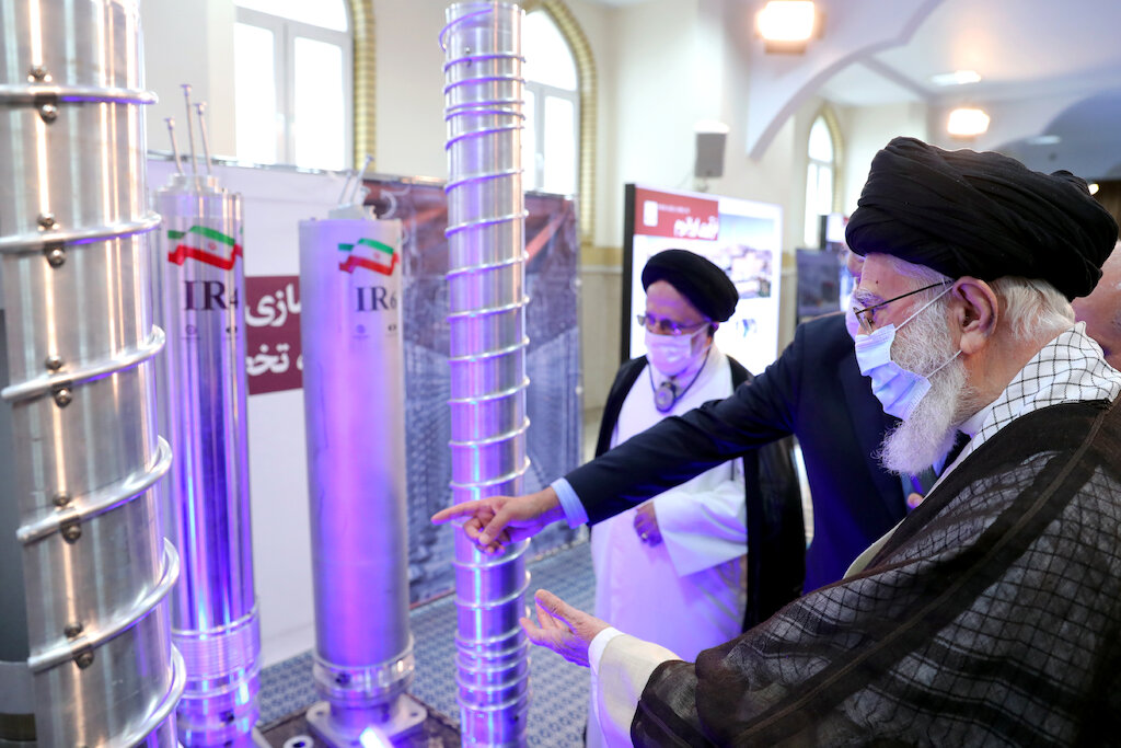 Imam Khamenei Visits Exhibition of Achievements in Iran’s Nuclear Industry