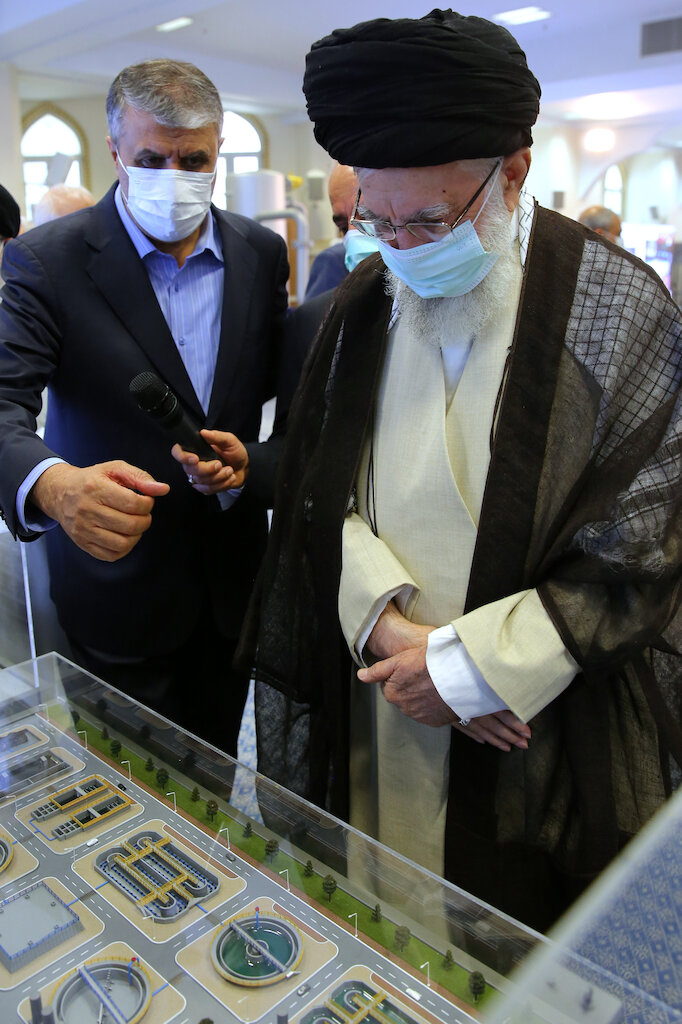 Imam Khamenei Visits Exhibition of Achievements in Iran’s Nuclear Industry