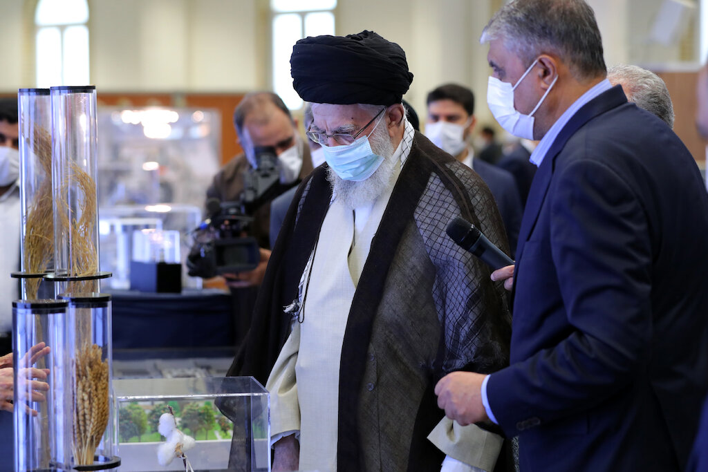 Imam Khamenei Visits Exhibition of Achievements in Iran’s Nuclear Industry