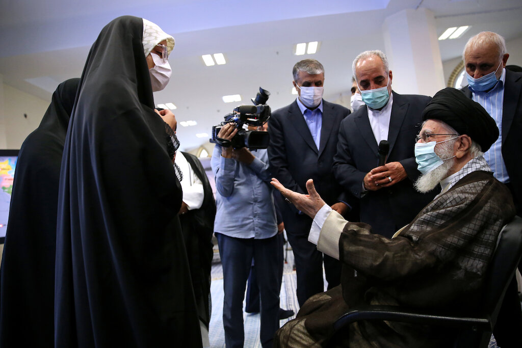 Imam Khamenei Visits Exhibition of Achievements in Iran’s Nuclear Industry