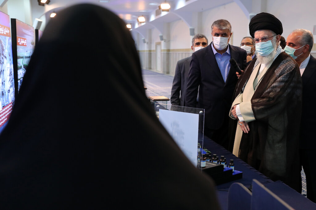 Imam Khamenei Visits Exhibition of Achievements in Iran’s Nuclear Industry